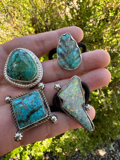 Kingman Turquoise Hair Tie (carved leaf)