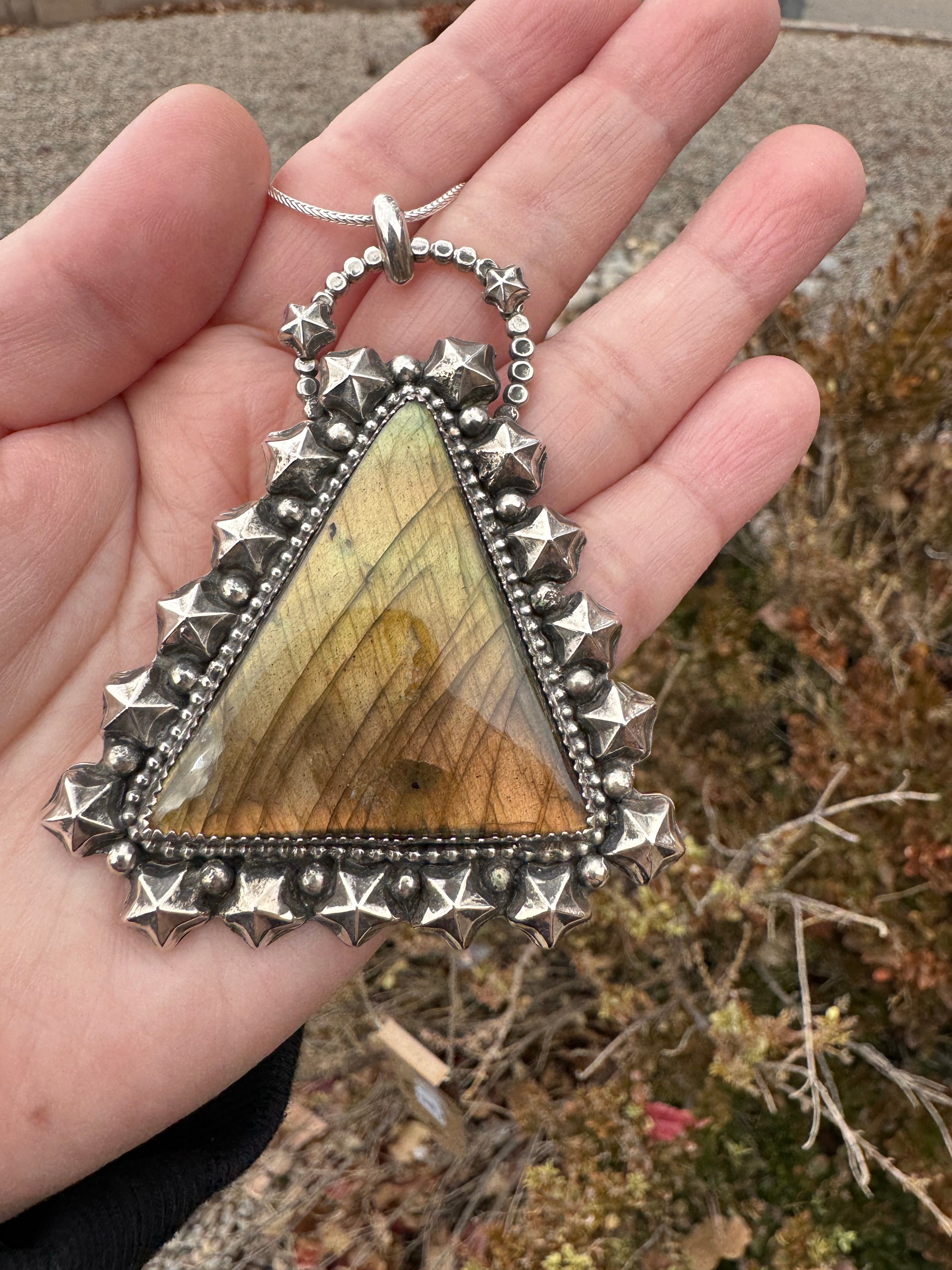 High Flash Labradorite Star Pendant