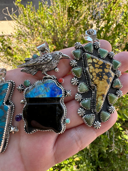 Hubei Bolt Pendant