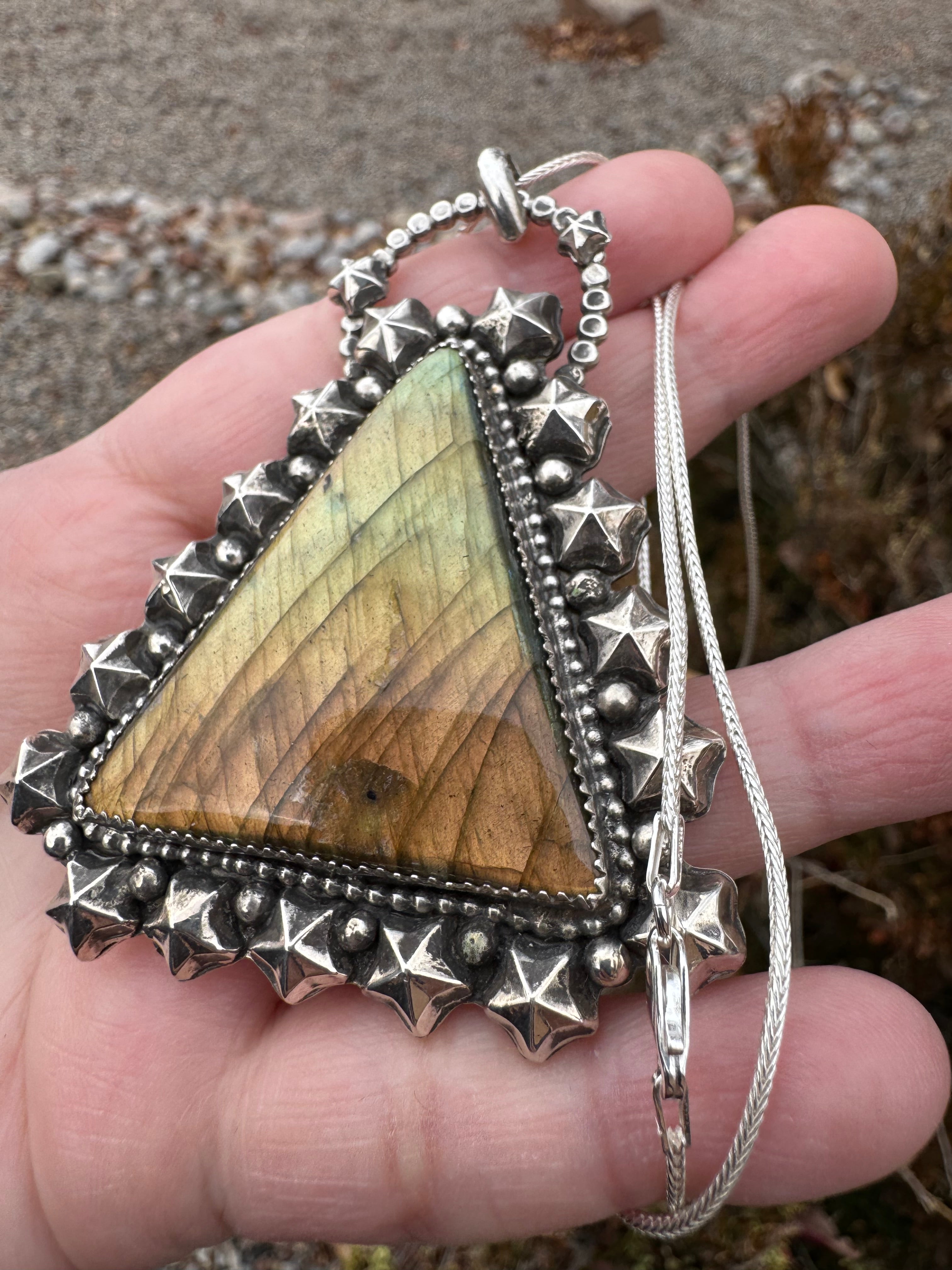 High Flash Labradorite Star Pendant