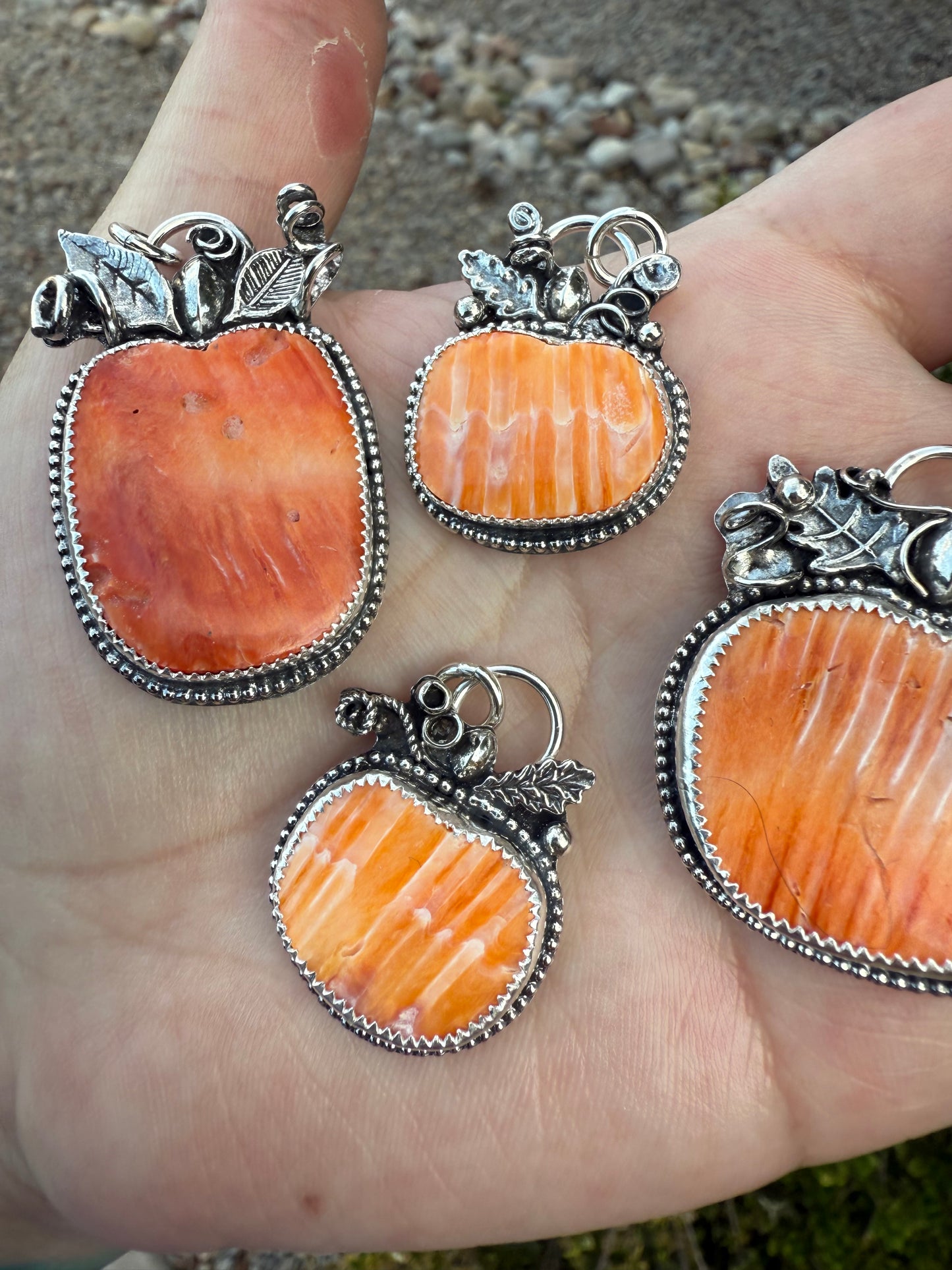 Small Pumpkin Necklace (1)