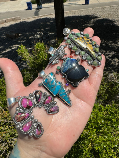 Hubei Bolt Pendant