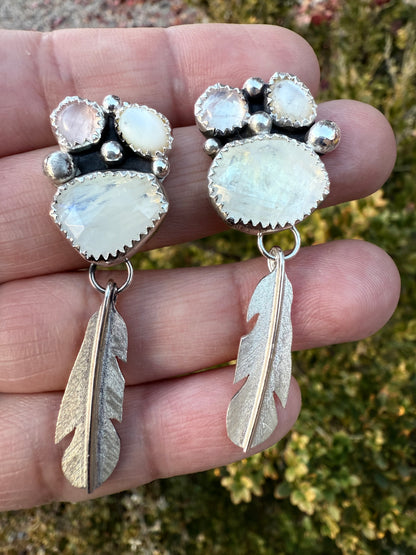 White Small Feather Earrings