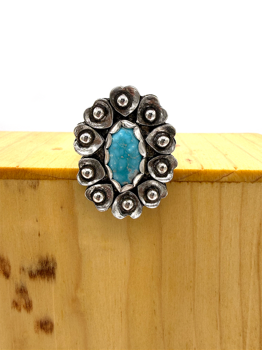 White Water Heart Flower Ring (Sz 7-8)