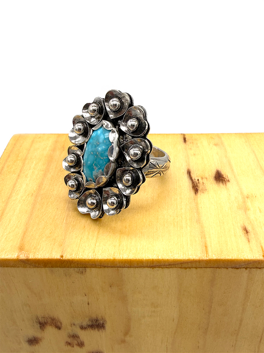 White Water Heart Flower Ring (Sz 7-8)