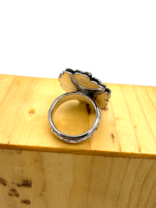 White Water Heart Flower Ring (Sz 7-8)