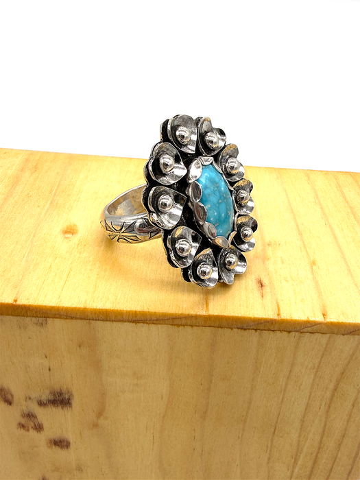 White Water Heart Flower Ring (Sz 7-8)
